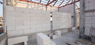 Secara umum bahan bangunan dan material bangunan ini biasanya digunakan sebagai bahan utama untuk membangun rumah tinggal, gedung pertokoan, pembuatan gedung perkantoran, ataupun pekerjaan proyek bangunan konstruksi lainnya. Bahan Bangunan Semen Merah Putih