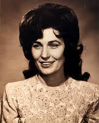 Marylou Holland's Instagram, Twitter & Facebook