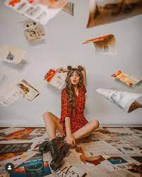 If you want to cover your lens partly, shoot through things like lights, hands, and branches. Pin Auf Indoor Shoot