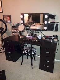 Make Up Room Is A Representation Of Your Individuality This Short Article Will Certainly Direct Your Makeu Makeup Table Vanity Makeup Room Black Makeup Vanity