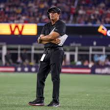 While the team perfects their plays in the preseason you can be perfecting your gameday plan with official redskins sideline gear and items. 5z Wa8hn N9mxm