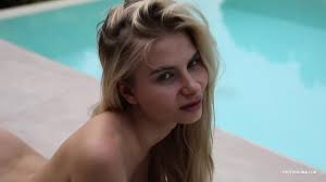 Briana Hot Blonde - EPORNER