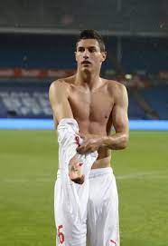 The centre back proved to be a shrewd piece of business by rafa benitez. Fabian Schar Schweiz Hubsche Fussballspieler Scharen Fussball