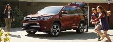 The highlander v6 has steadily made strides in. How Many Seats Are In The 2017 Toyota Highlander White River Toyota