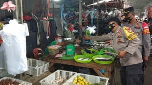 Gaji pegawai pos baik itu gaji pegawai kantor pos lulusan sma, petugas loket kantor pos, gaji oranger pos indonesia serta jabatan lainnya. Polres Pelabuhan Tanjung Priok Bagikan 10 Ribu Masker Di Pasar Pelabuhan