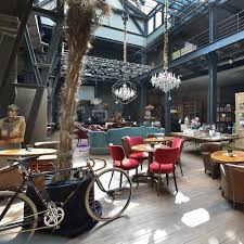 The Box Hamburgs Grosster Concept Store Ferientisch Cafe Concept