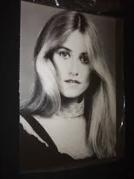 Magazine and poster girl Maureen 🥰😘