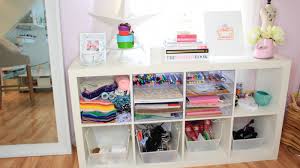 J'ai donc bien nettoyé c'est un meuble emblématique d'ikea, grâce à sa ligne simple et son prix. Etagere Kallax Ikea 69 Idees Originales De L Utiliser Archzine Fr