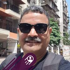 How to vertically justify text in a two-column layout in InDesign?