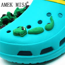 Besides good quality brands, you'll also find plenty of discounts when you shop for crocs decorations during big sales. Mezcla Empujoncito Resultado Alligator Crocs Shoes Empotrar Oler Palido