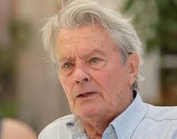Pendant des années, j'ai vécu en attendant qu'il. Alain Delon Bientot Marie France Dimanche