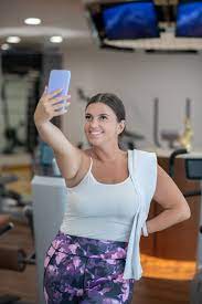 How to take a full body selfie by yourself. How To Take Better Full Body Selfies Avoid These 6 Mirror Selfie Missteps Dolly Dowsie
