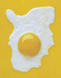 Bela Borsodi Photographer Clariant Egg Significado Del Color Amarillo Cosas Amarillas Estetico Amarillo