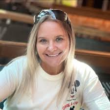 Author Heather McKinnon