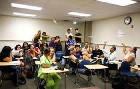 Layaknya manusia, organ intim kita juga perlu bernafas, ladies! 7 Cara Mengatasi Siswa Yang Ribut Saat Belajar Di Kelas