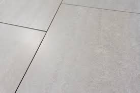 With the spotlight optima tile range, this design presents itself from a harmoniously natural side. Bodenfliese Greige 30 5x61 Diefliesen Com