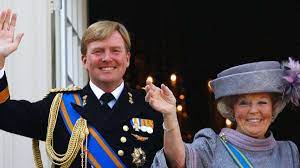Not even a little bit. Auf Konigin Beatrix Folgt Willem Alexander Panorama