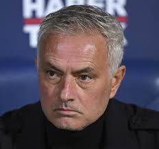 Jose Mourinho'nun gönderileceğine dair haberler çıkıyor. Sizce çözüm hocayı  yollamak mı?