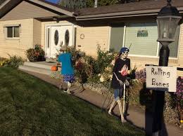 55 Halloween Front Yard Decor Ideas That Will Give A Haunted Feel To Your House Gravetics