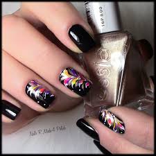 Abstraktes Feder Nageldesign Einfach Selber Malen Abstract Feather Nailart Nagellack Nagellack Nageldesign Einfach Nageldesign
