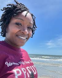 Latasha Hollins's Instagram, Twitter & Facebook