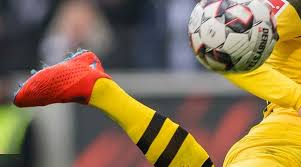 The seemingly injury prone marco reus has finally made his return, but wearing boots in such a way that would increase his potential risk of injury. Marco Reus And The Laceless Puma Future 19 Soccer Cleats 101