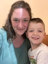 Is it just me or is Sara and Kayla the only Drs in Salem? They are  OB/GYNS... Cardiologists..surgeons etc LMAO maybe Opthalmologist too  🤪😂😂😂😂