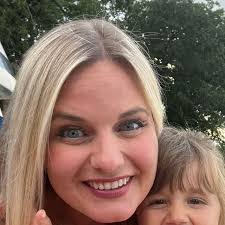 Ashlie Allen's Instagram, Twitter & Facebook