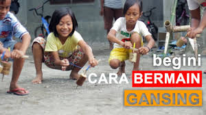 Permainan tradisional hompimpa alaium gambreng. Gasing Traditional Of Indonesia Cara Bermain Gasing Bambu Youtube