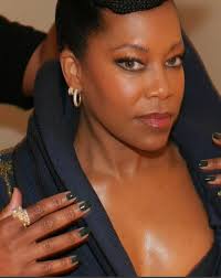 metgala2025 #brilliantearth #reginaking #diamondjewelry #finejewelry