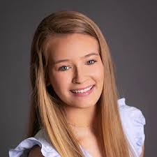 Reva Henderson's Instagram, Twitter & Facebook