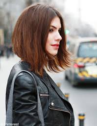 Coupe Au Carre Pour Quel Visage Decouvrez Quelle Coupe Au Carre Est Faite Pour Vous Elle Carre Plongeant Cheveux Coupe De Cheveux Carre Plongeant