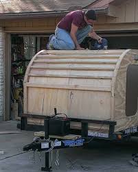 Er Sagte Er Wollte Es Einfach Mal Ausprobieren Am Ende War Es Viel Mehr Teardrop Camper Campingprodukte Campingideen