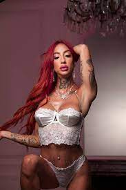 Bella y juguetona chica escort de 23 años en Palermo