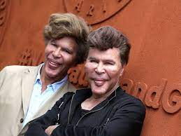Les Freres Bogdanov Fetent Leurs 67 Ans Retour En Image Tele Star