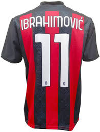 Die vereine auf den letzten drei plätzen, die also im lauf der saison die wenigsten punkte holen konnten, steigen in die zweite liga, die serie b, ab. Trikot Ibrahimovic Milan 2021 Offizielles Produkt 2020 2021 Fur Erwachsene Jungen Und Kinder Ibra Zlatan Amazon De Sport Freizeit