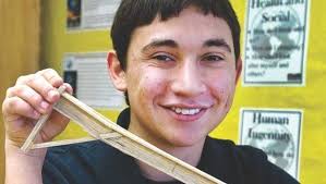 East student girding for Chicago contest