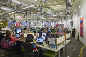 Zappos Com Corporate Headquarters In Las Vegas Nv Largeoffice Commercialspaces Commercialinteriors Design Floo Commercial Interiors Office Space Design