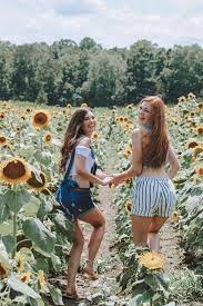 Best Friend And Summertime Bestfriend Summer Sunflowers Photography Bff Friend Photoshoot Bff Photoshoot Best Friend Photoshoot