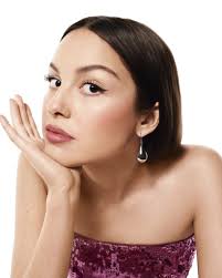 Power up your glow with the new Skin Idôle 3 Serum Supertint, it's flexible  20 shades and patented drop-by-drop applicator for a buildable coverage and  up to 24H glow and wear. Shop