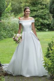 Unsere dienstleistungen im bereich zahnimplantate. Pin Auf Sweetheart Braut De Brautkleider Wedding Dresses