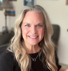 Kendra Raines's Instagram, Twitter & Facebook