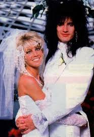 The 50 Hottest Most Glamorous Photos Of Tommy Lee In The 80s Iconic Weddings Celebrity Bride Celebrity Wedding Photos