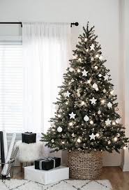 Como Decorar Un Arbol De Navidad Paso A Paso Para Una Hermosa Y Magica Decoracion Navidena En 2020 Decoracion De Arboles Ideas De Decoracion De Navidad Decoracion Arbol De Navidad