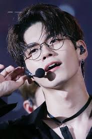 Pin Oleh Meghna Sinha Di Wanna One Manusia