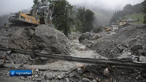 Die sorge vor weiteren folgenschweren erdrutschen und auch vor hochwasser bestimmte in allen von den unwettern betroffenen regionen österreichs die situation. Video Erdrutsche In Den Alpen Schwere Schaden Durch Unwetter In Osterreich Tagesschau De