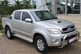 Definitely A Winning Offer Is This 2011 Toyota Hilux Facelift I 30 D-4d Raider Raised Body Double Cab This Bakkie Is Yours In Silver Camionetas Coches
