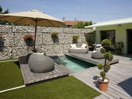 Salon De Jardin Et Terrasse Au Bord De La Piscine 5 Idees Pour Amenager Son Exterieur