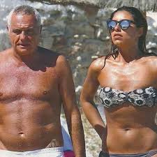 Giorgio panariello è senza ombra di dubbio uno dei volti noti della televisione e del cinema italiano. Chi E Claudia Maria Capellini Tutto Sulla Fidanzata Di Giorgio Panariello Urbanpost