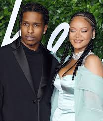 Бойфренд рианны впервые публично заговорил о романе с ней фото рэпер asap rocky, настоящее имя которого раким майерс, встречается с рианной уже больше года. Rihanna And A Ap Rocky Were Spotted Kissing In Barbados Glamour
